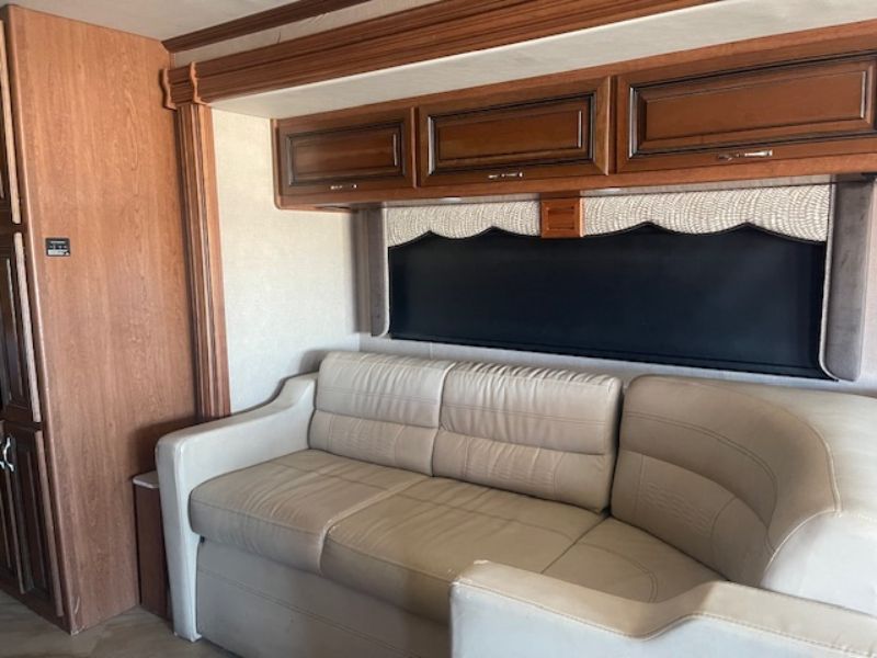2017 Holiday Rambler Vacationer XE 34S - Image 11
