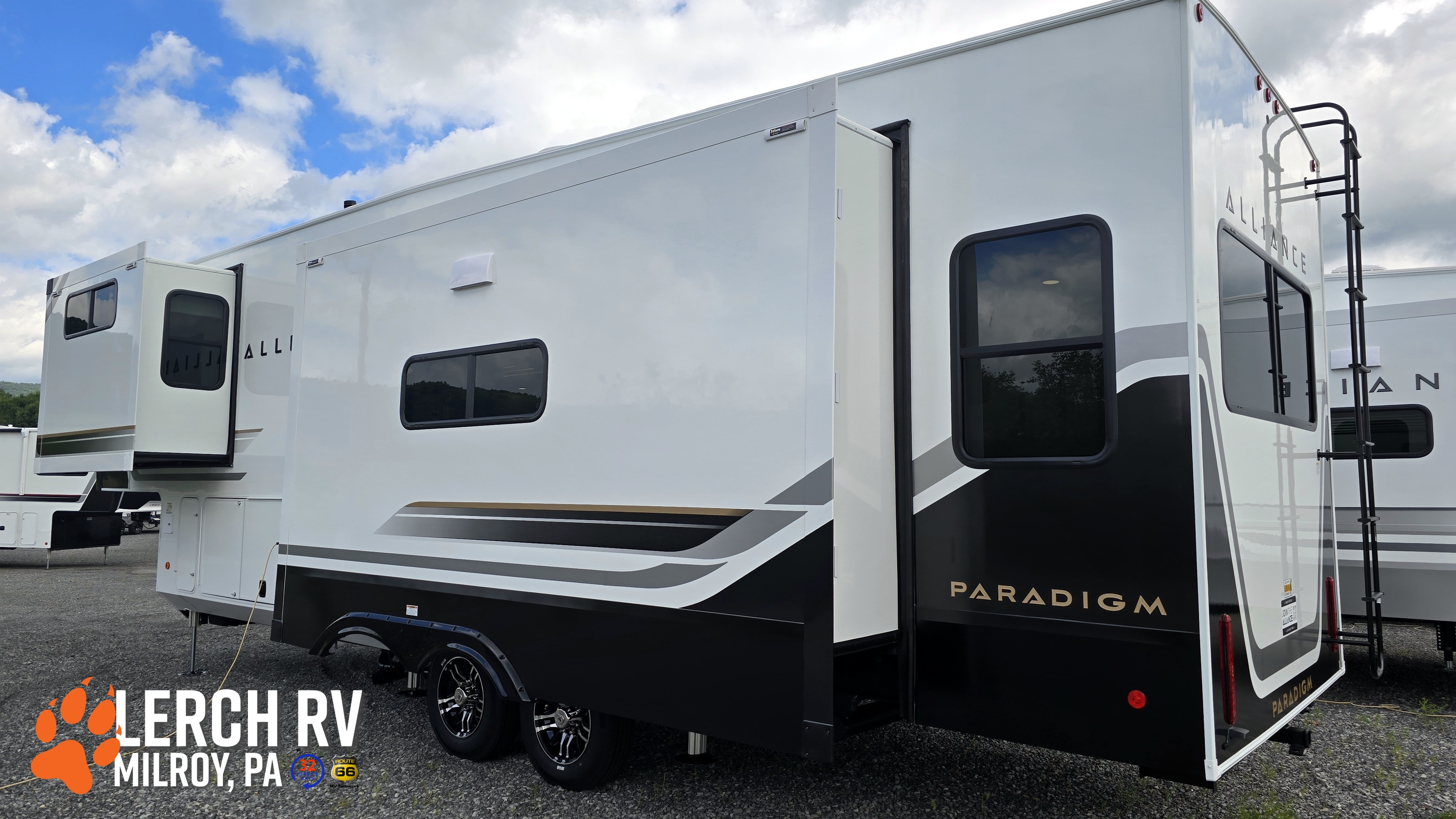 2027 Alliance RV Paradigm 310RL - Image 8