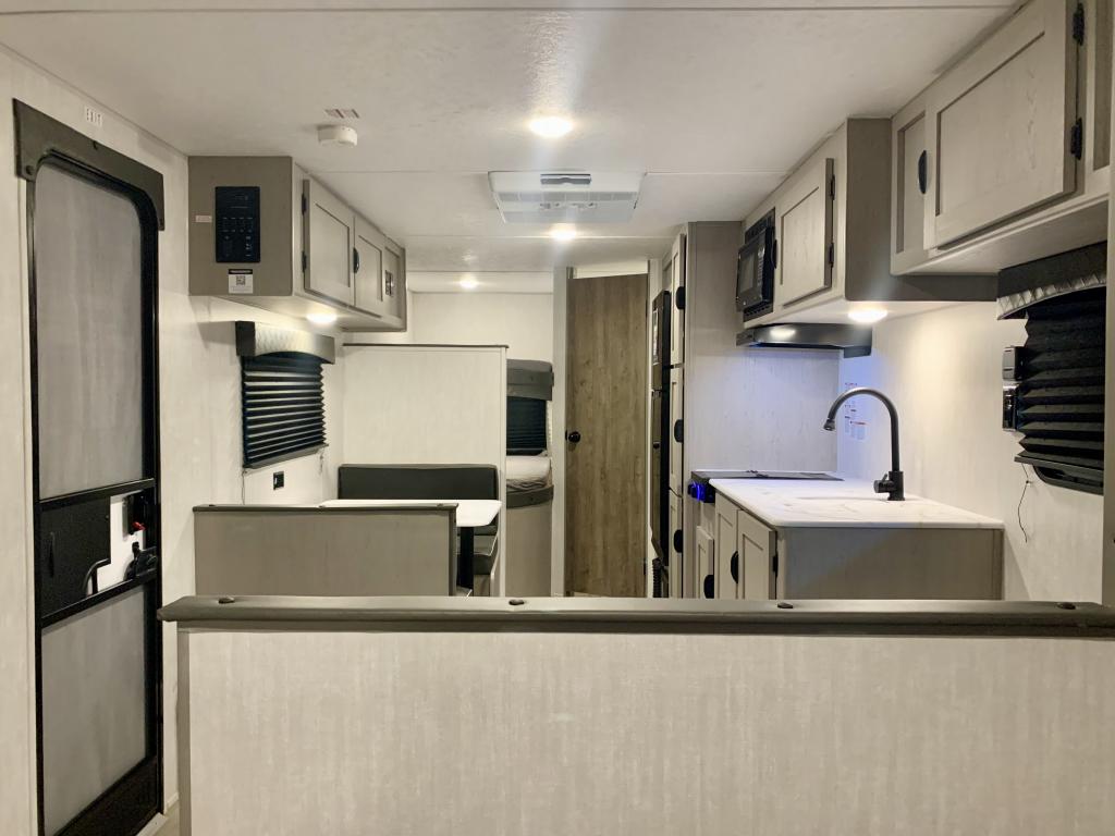 2025 COACHMEN 26BH - Image 24