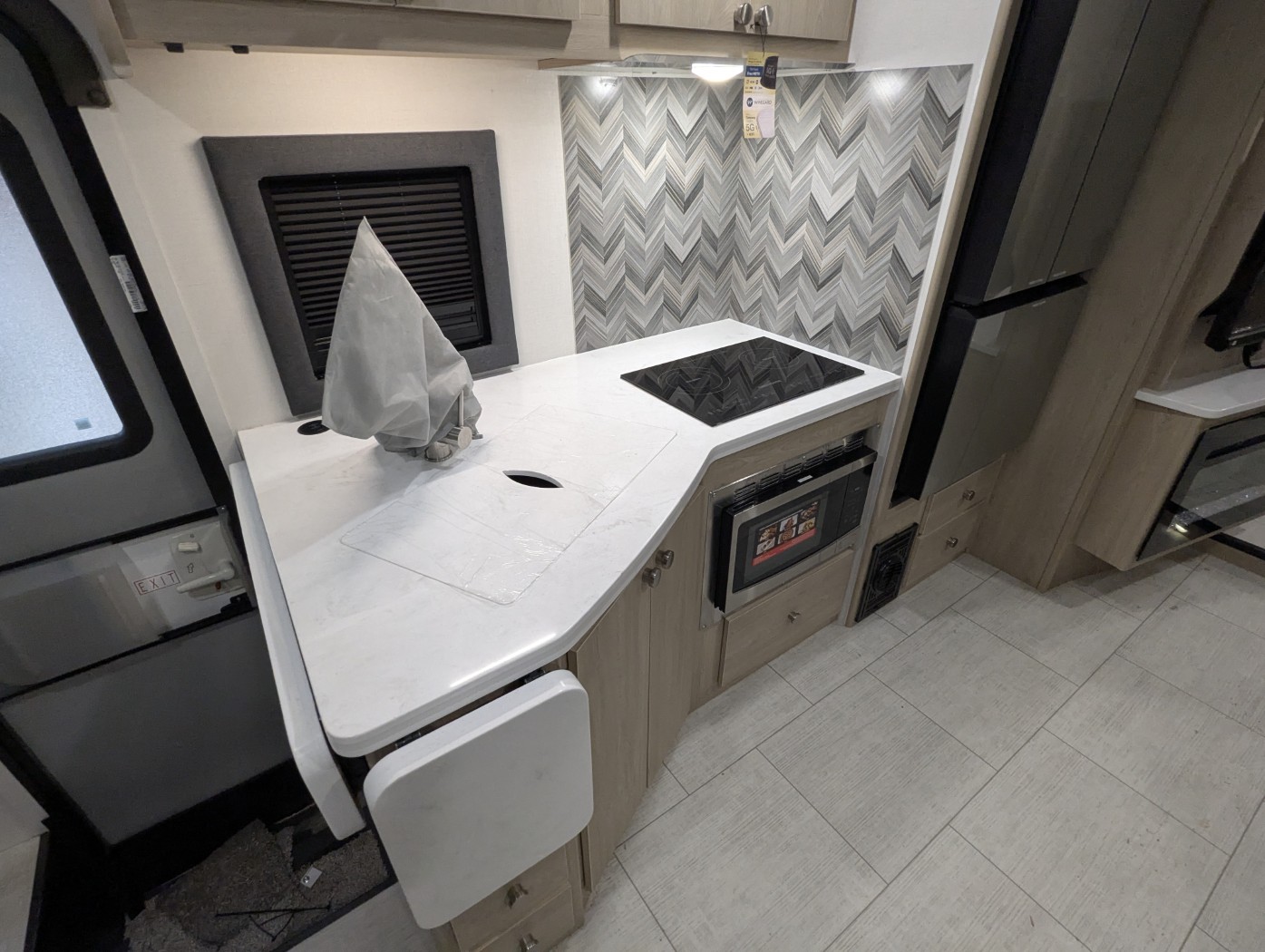 2026 Coachmen Entourage 340BH - Image 17