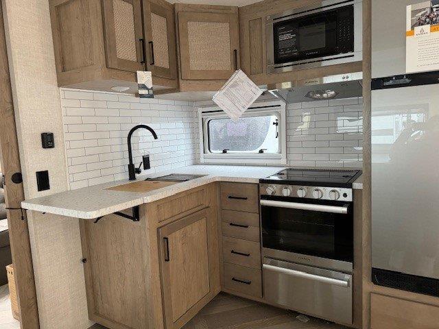 2024 Ember RV Touring Edition 26MRB - Image 9