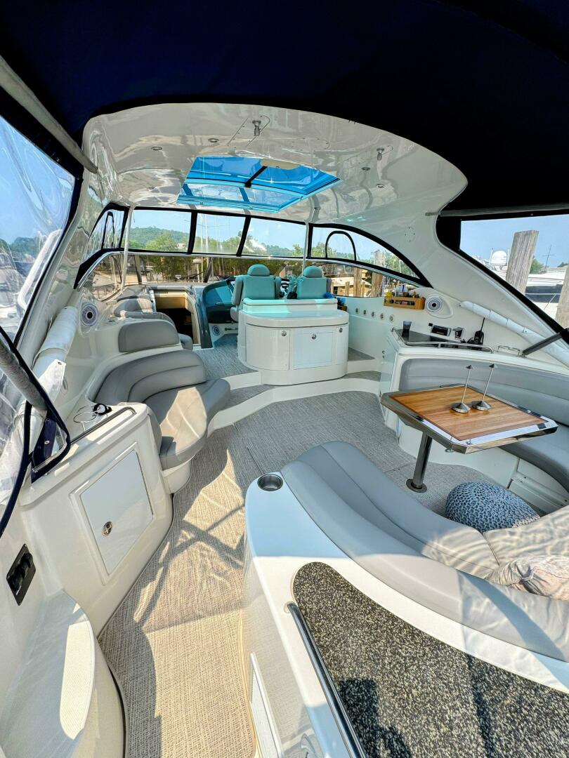 2005 Cruisers Yachts 540 Express - Image 2