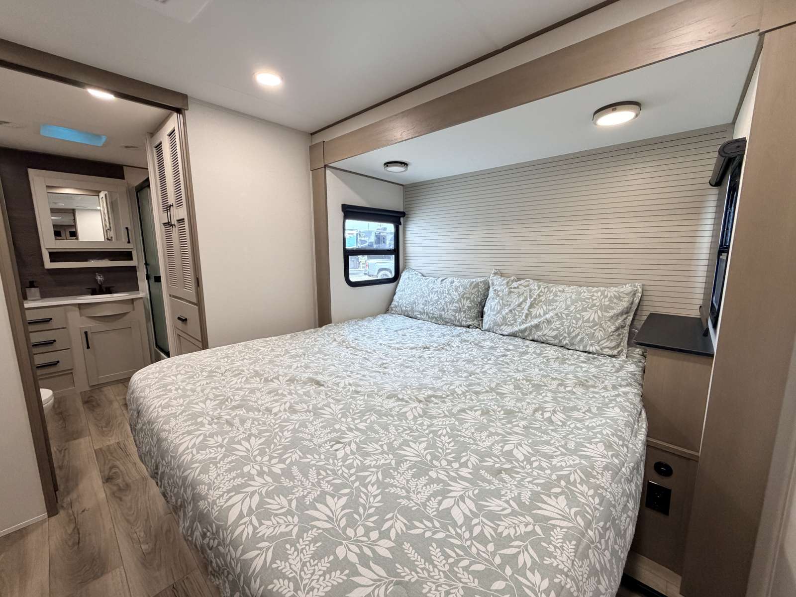2026 Grand Design Reflection Travel Trailer 322FKTS - Image 22