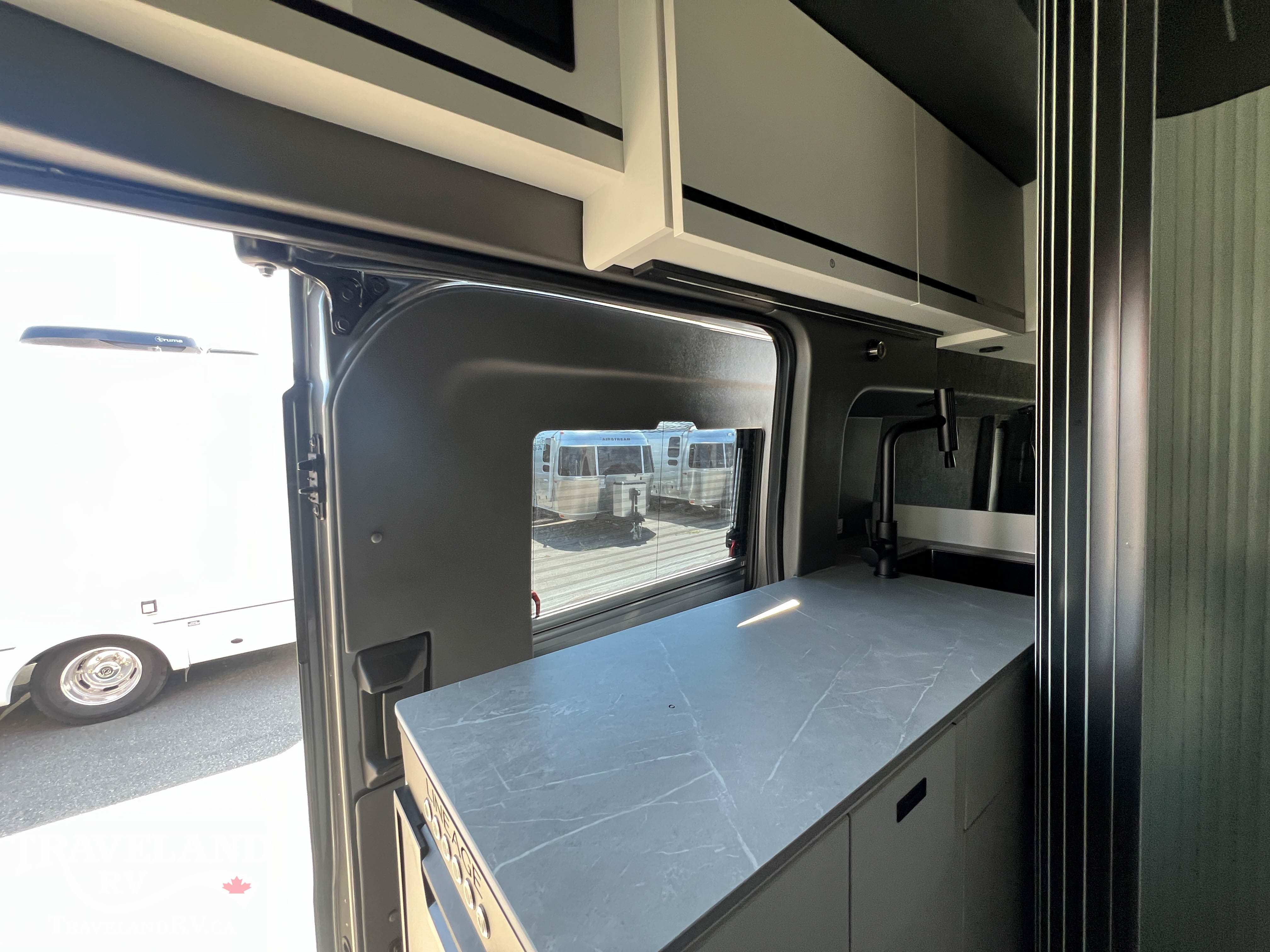2027 Grand Design Lineage Series VT LVT1 - Image 8