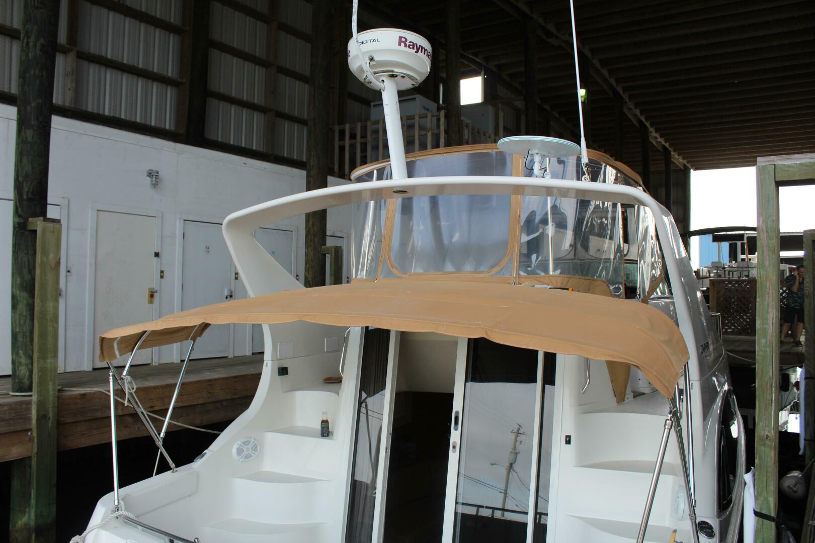 2004 Carver 360 Mariner - Image 24