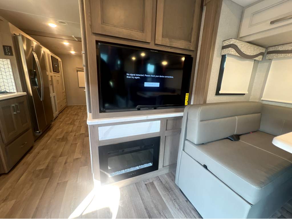 2026 THOR MOTOR COACH PASADENA 38FX - Image 25