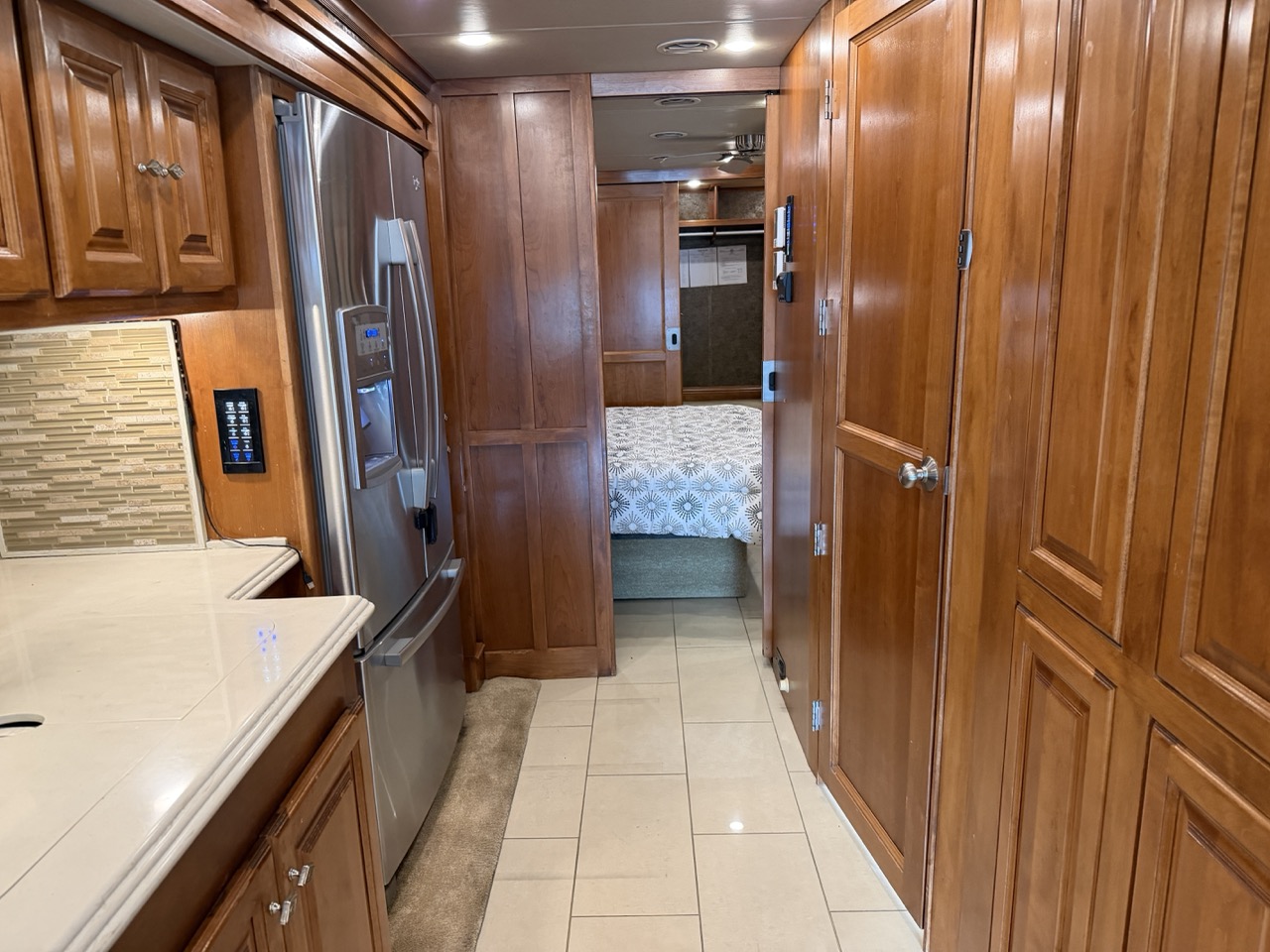 2015 Tiffin Phaeton 40 AH - Image 10