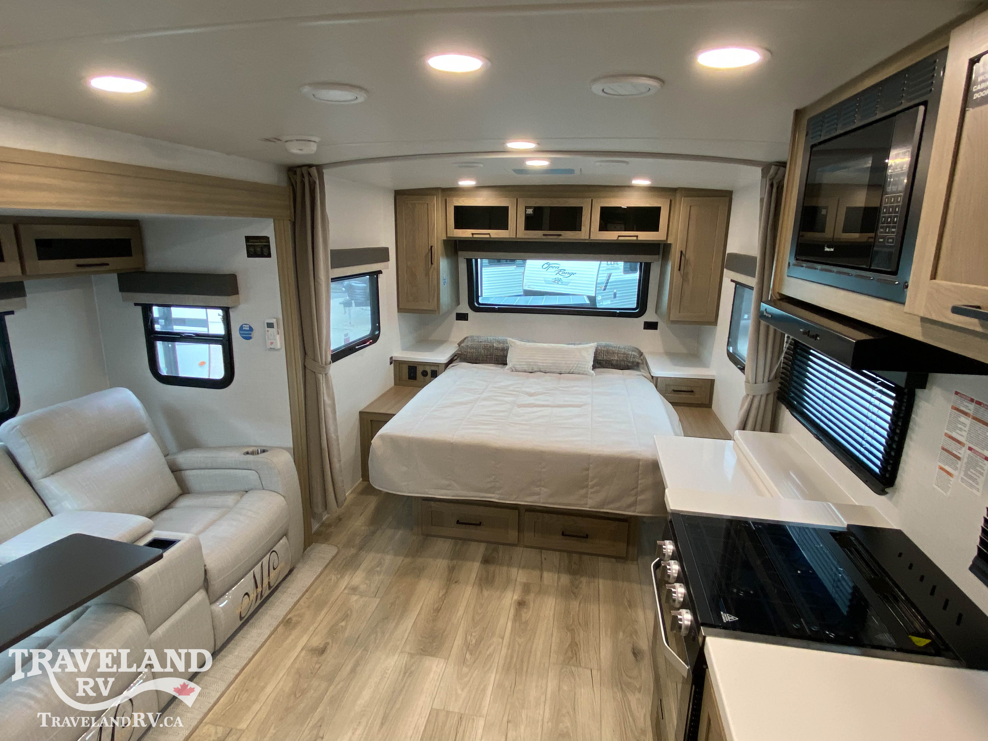 2027 Forest River Rockwood Mini Lite 2205S - Image 3