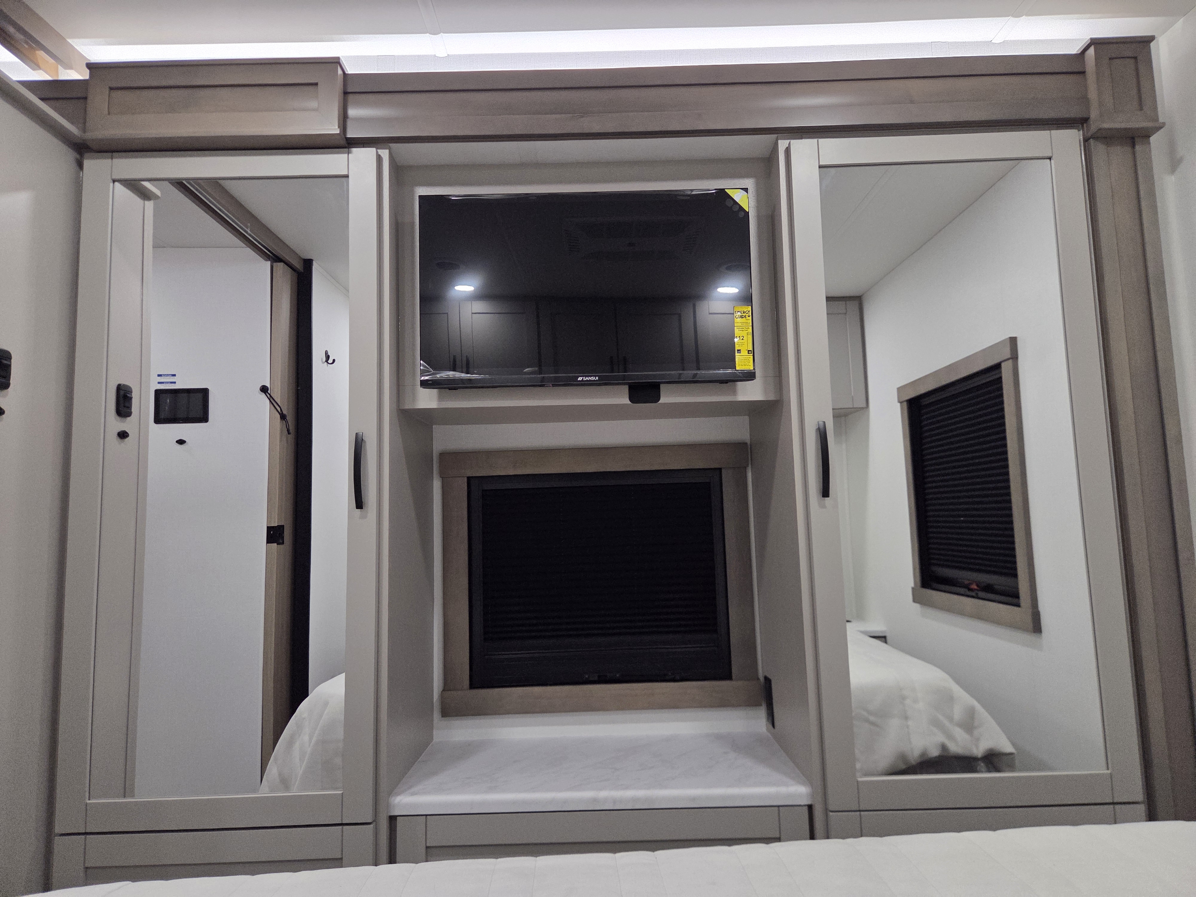 2027 Jayco Precept 34G - Image 22