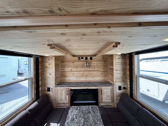 2027 ICE CASTLE RV EXTREME III 8X21 - Image 15
