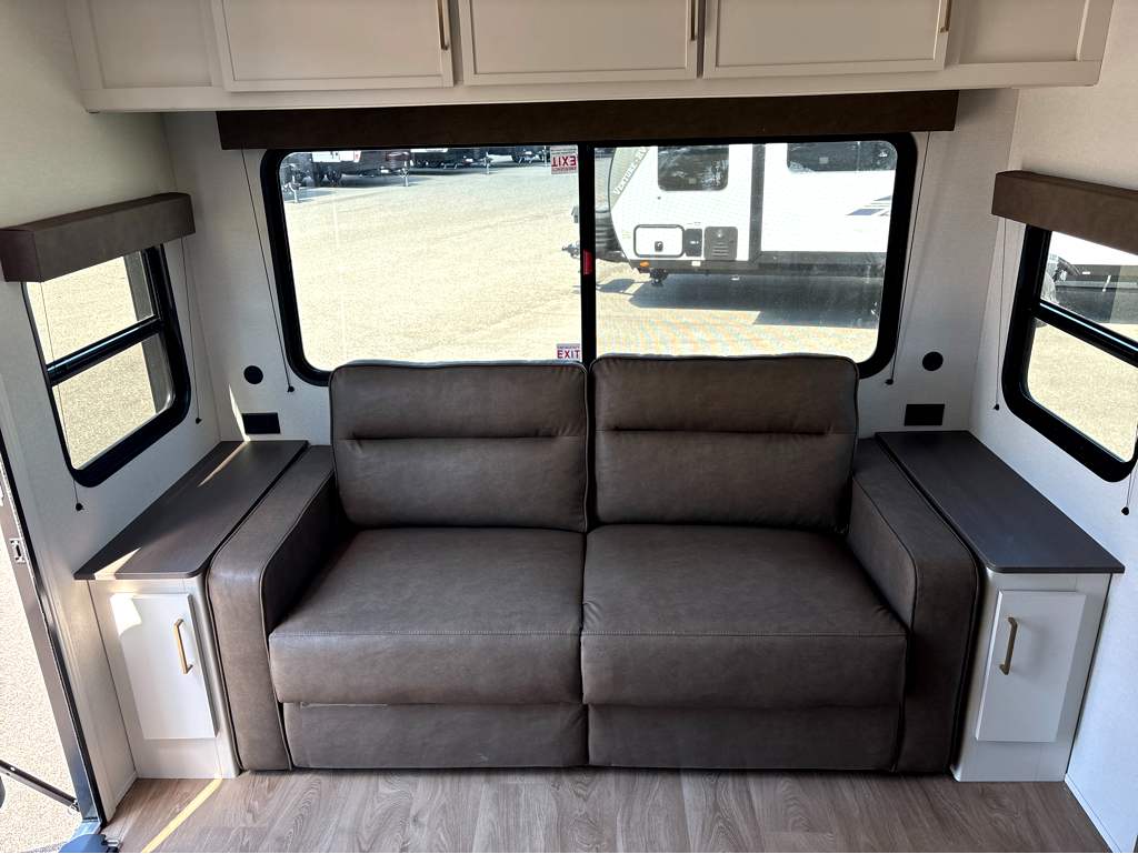 2027 GRAND DESIGN TRANSCEND 245RLT - Image 6