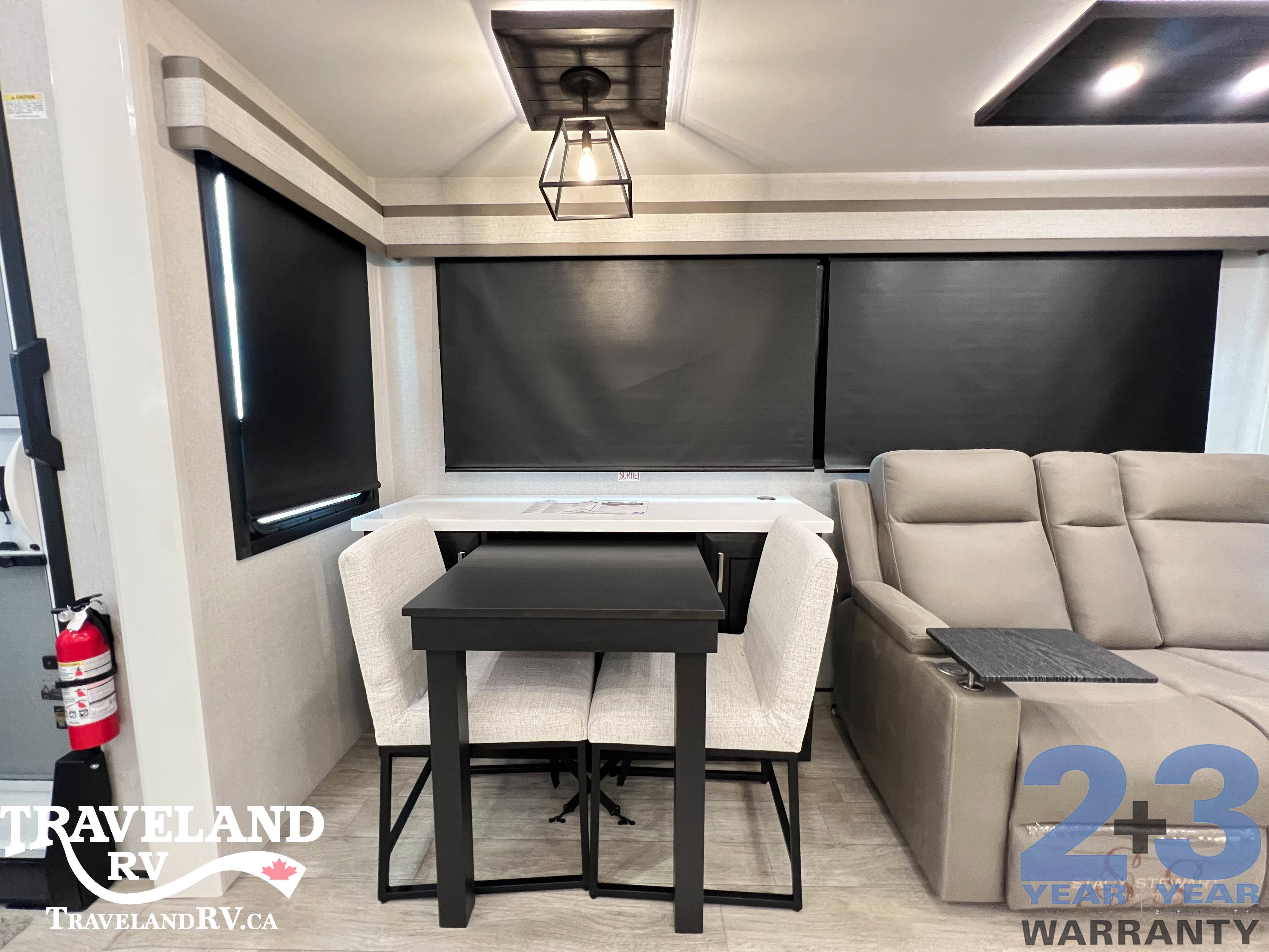 2026 Jayco Pinnacle 32RLTS - Image 13