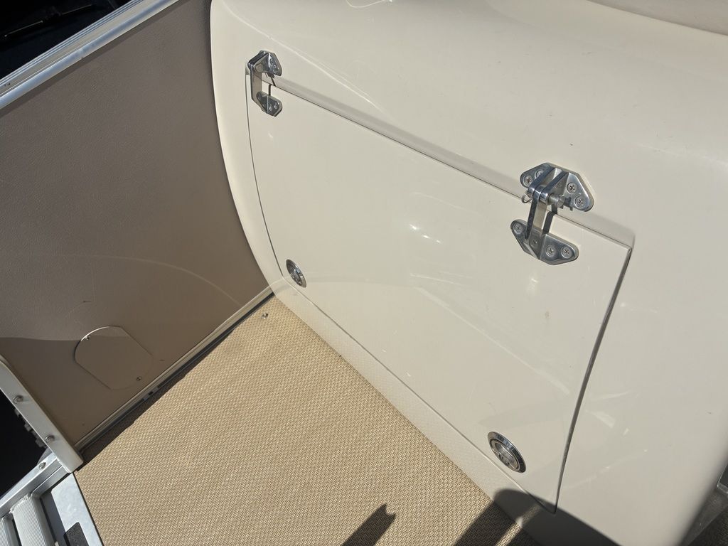 2014 Avalon C SERIES WIND JAMMER 24 - Image 29