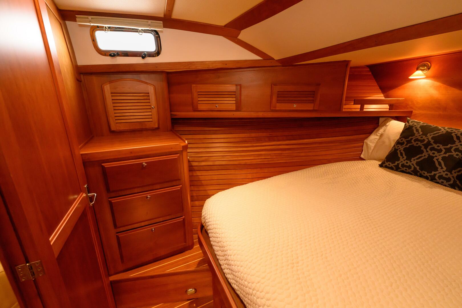 2009 Sabre 42 Hard Top Express - Image 26