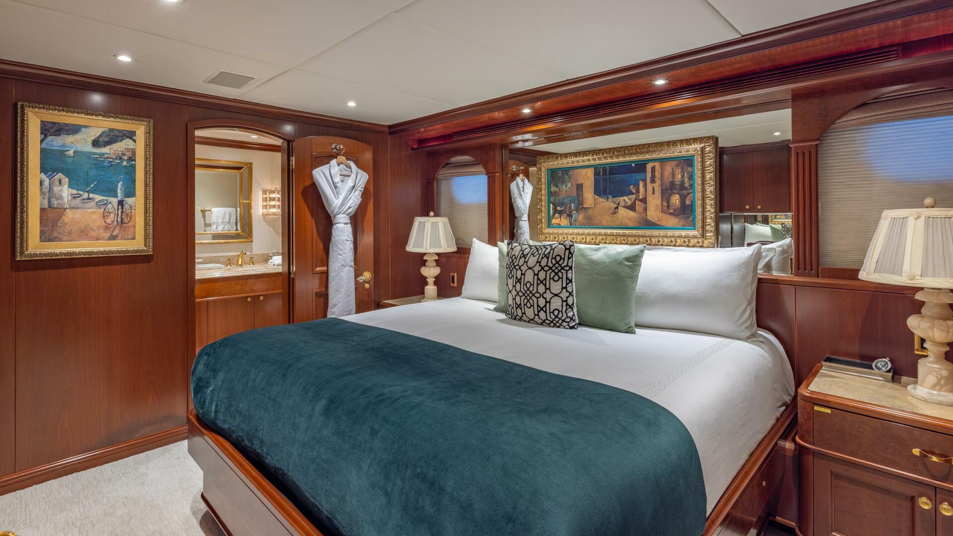 2001 Trinity Yachts Tri-Deck MY - Image 13