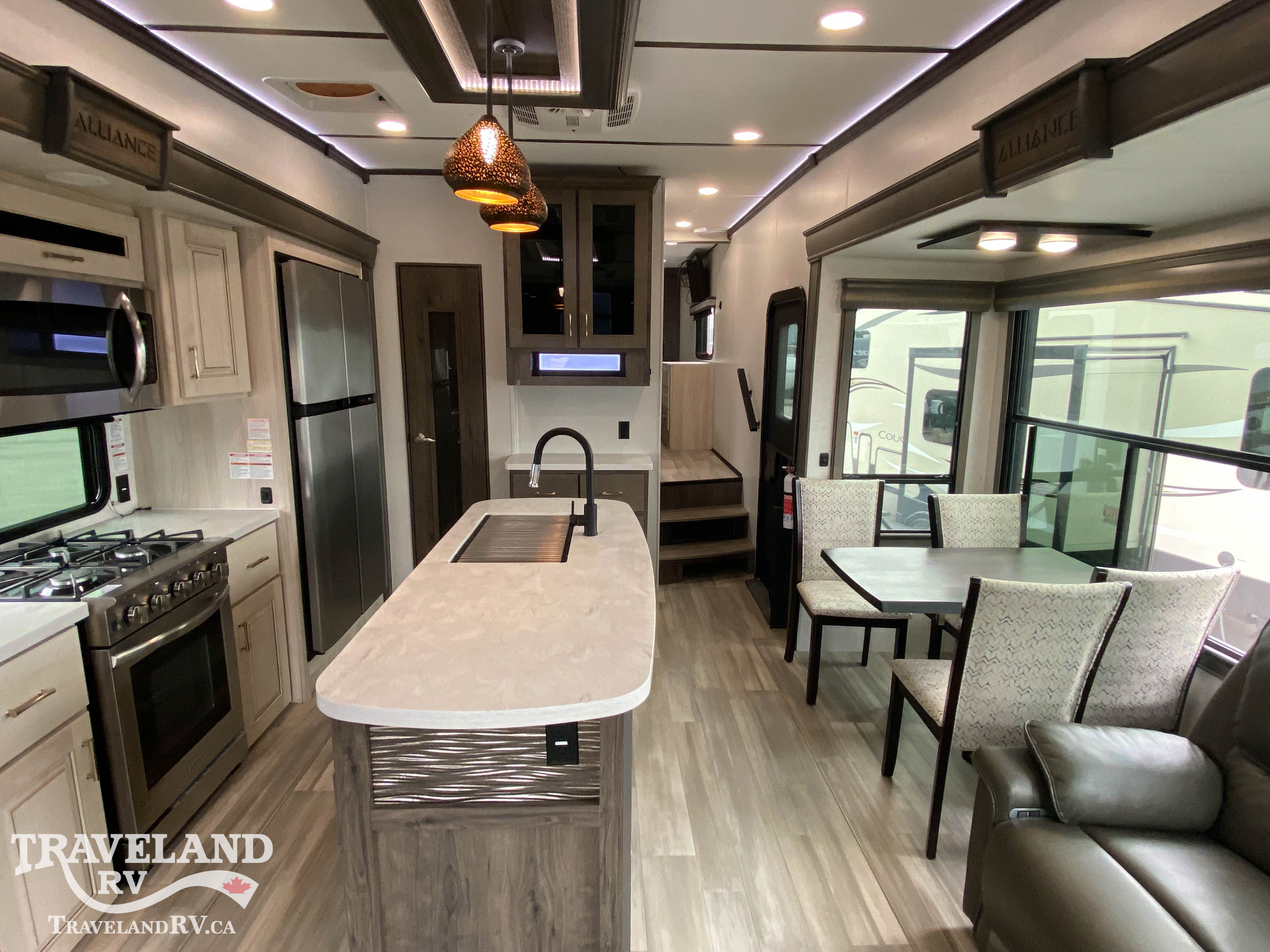 2022 Alliance RV Paradigm 310RL - Image 10