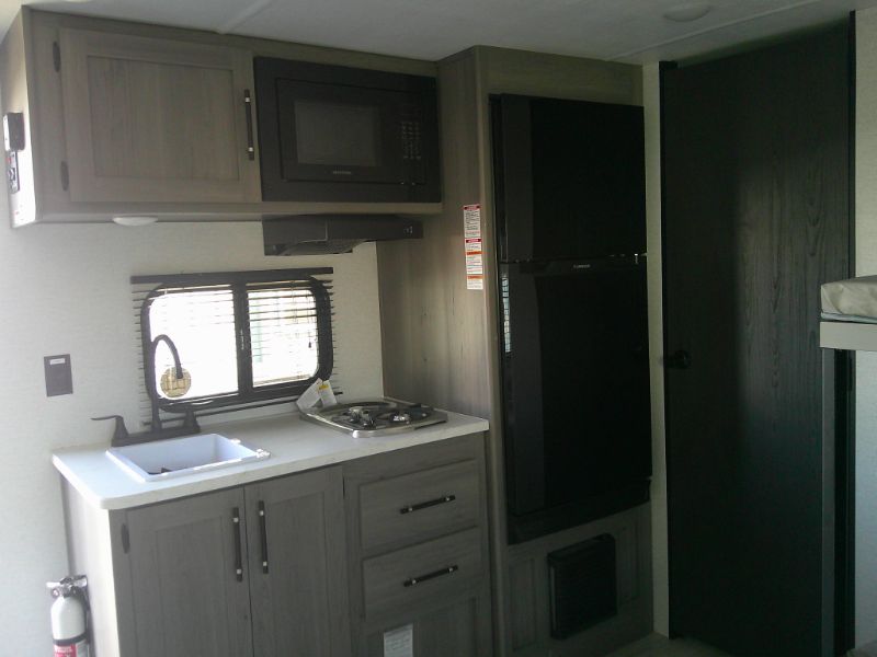 2025 Keystone Hideout Sport 176BH - Image 9