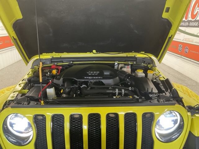 2022 Jeep Wrangler Unlimited Sahara Altitude - Image 12
