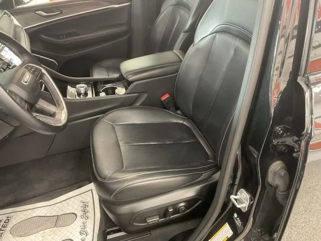 2022 Jeep Grand-Cherokee-L Laredo Altitude 4x4 - Image 13