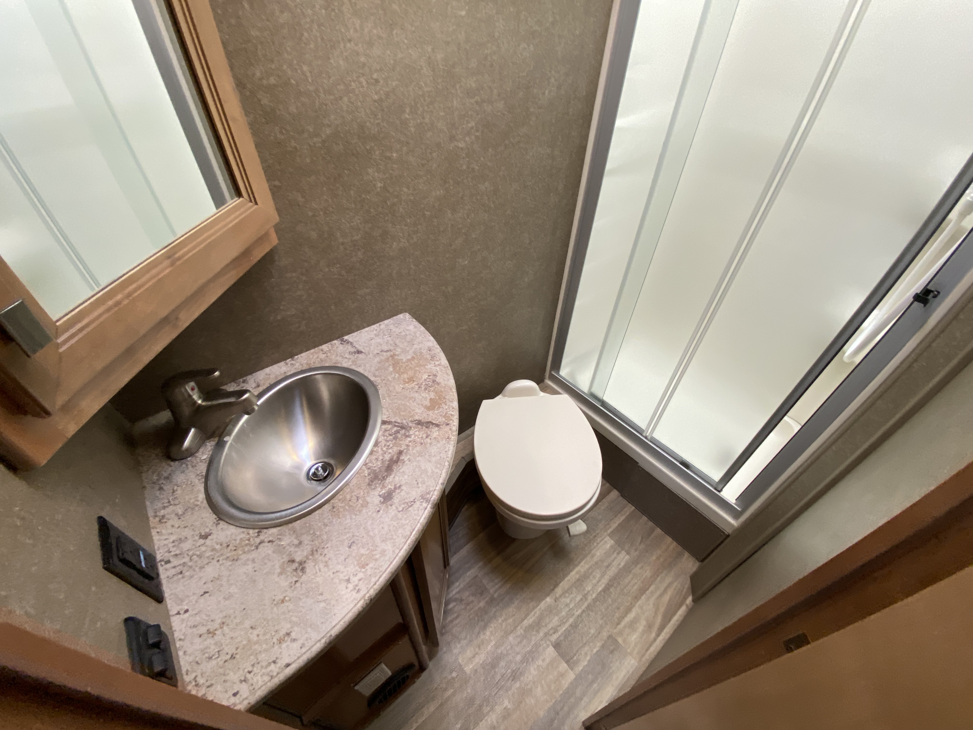 2019 THOR MOTOR COACH SYNERGY SS24 - Image 15