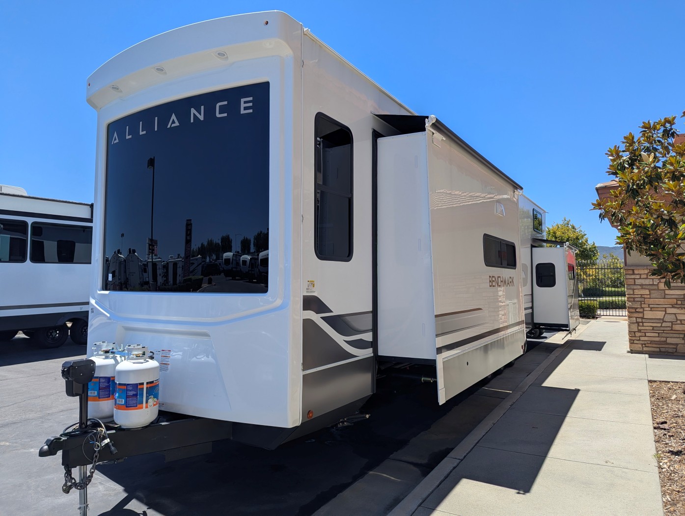 2026 Alliance RV Benchmark 42LFT - Image 3