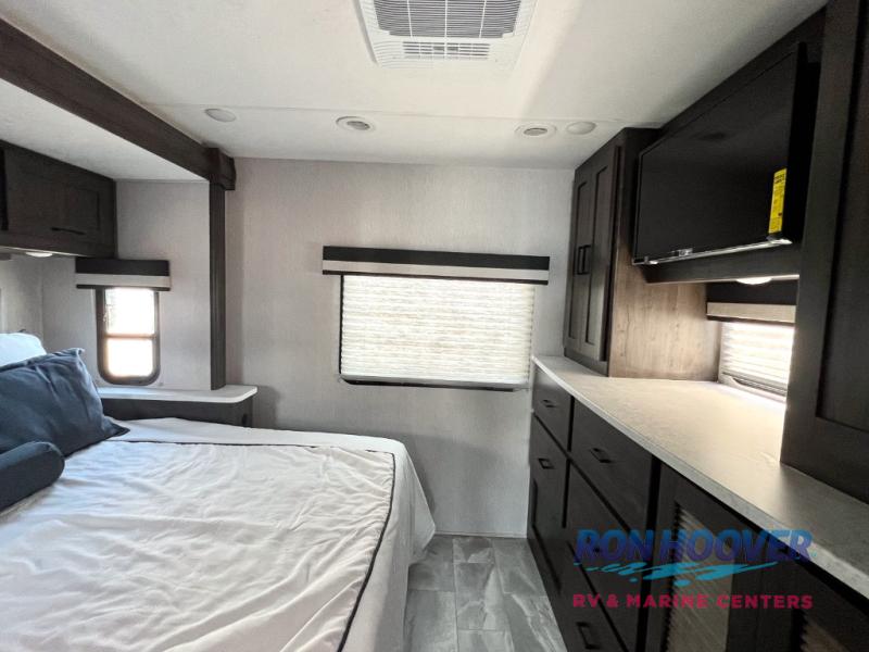 2024 COACHMEN 31TS - Image 29