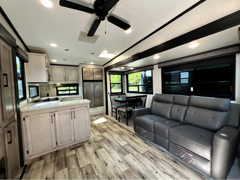 2021 KZ RV DURANGO 321RLT - Image 7