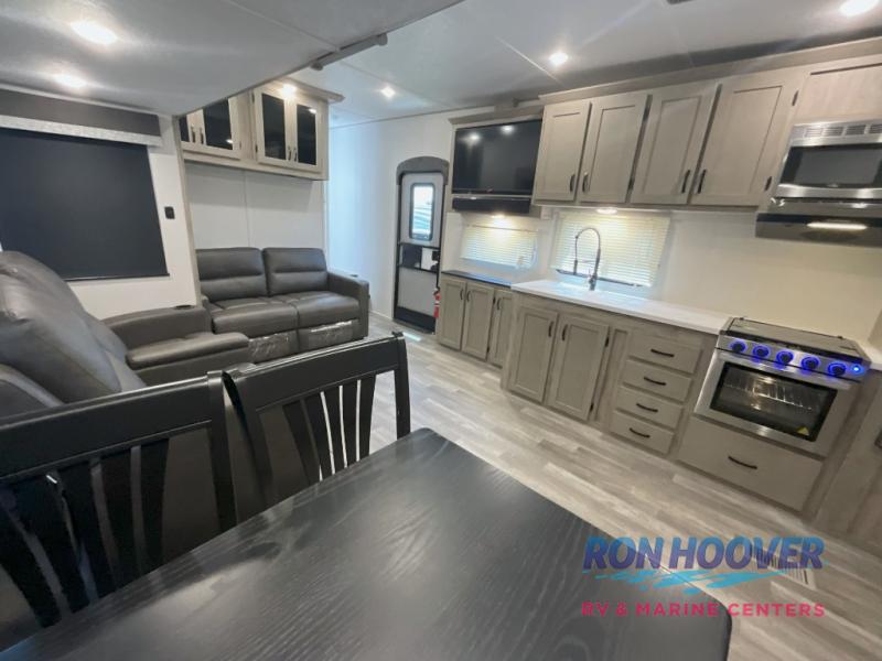 2024 COACHMEN 368TBH - Image 14