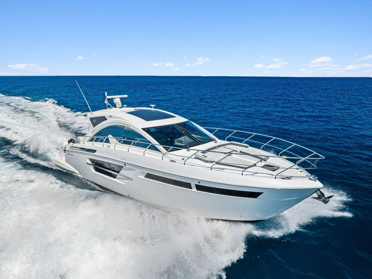 2019 Cruisers Yachts 54 Cantius - Image 4