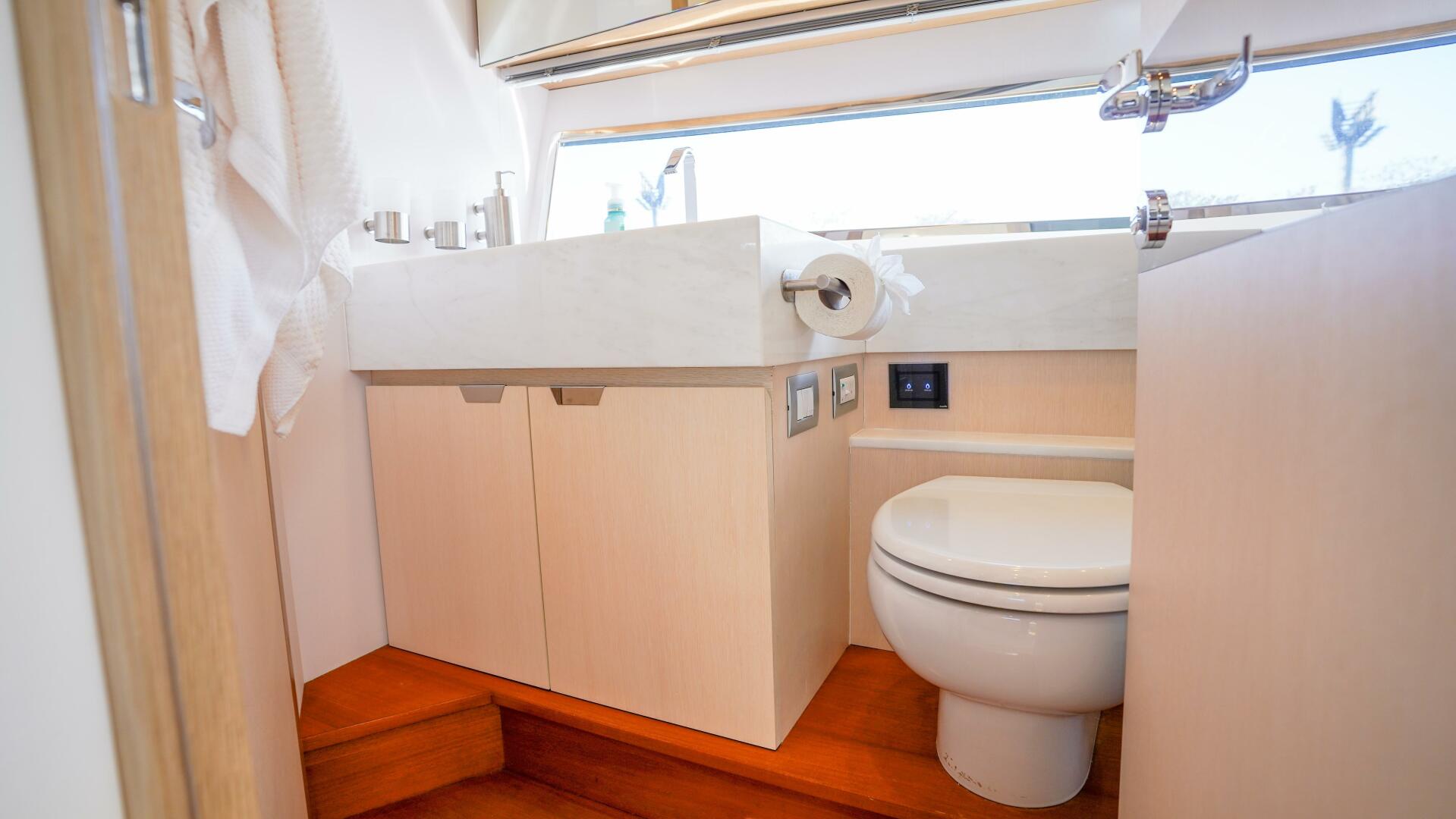 2019 Rio Yachts Colorado 56 - Image 34