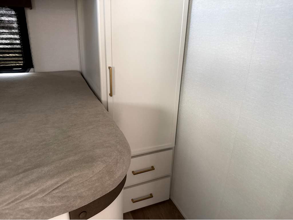 2027 GRAND DESIGN TRANSCEND 295QBT - Image 18