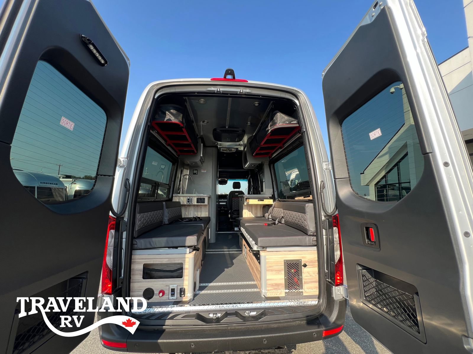 2025 Airstream Interstate 19 X - Image 6