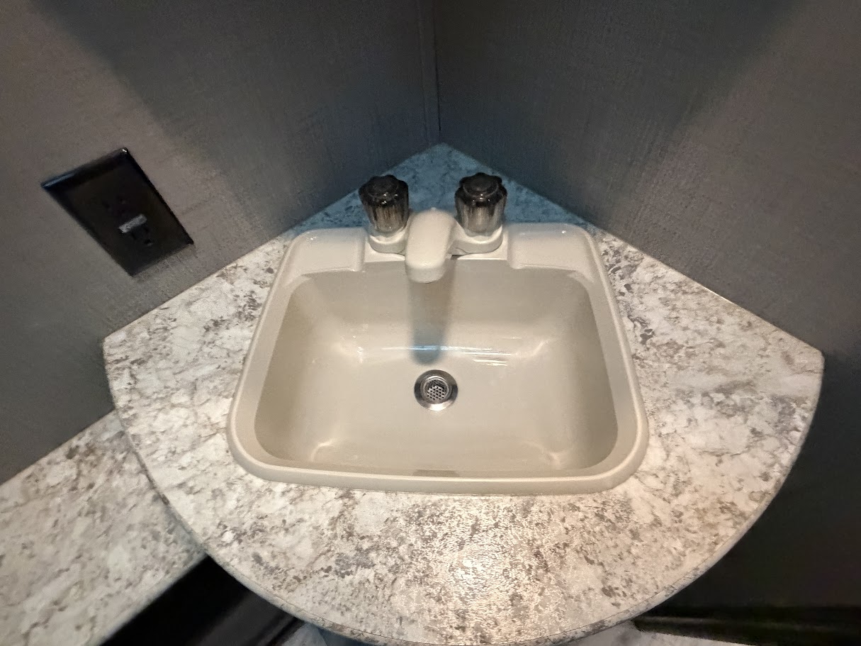 2018 CROSSROADS ZINGER 205bh - Image 25