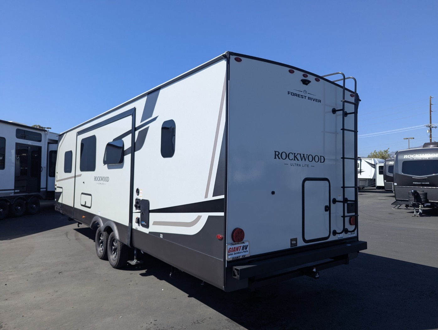 2027 Forest River Rockwood Ultra Lite 2706BH - Image 6