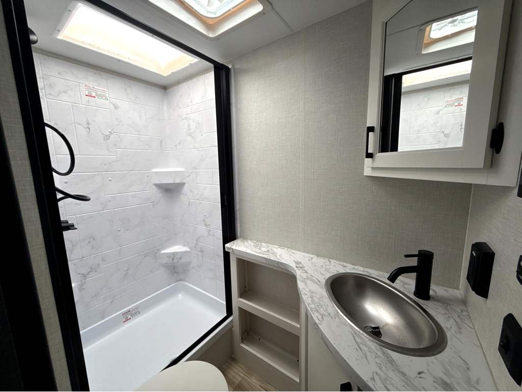 2027 VENTURE RV STRATUS 281VBH - Image 13