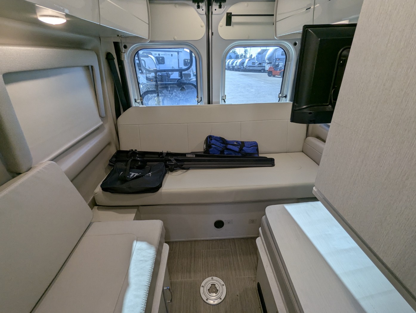 2022 Thor Motor Coach Tellaro 20J - Image 24