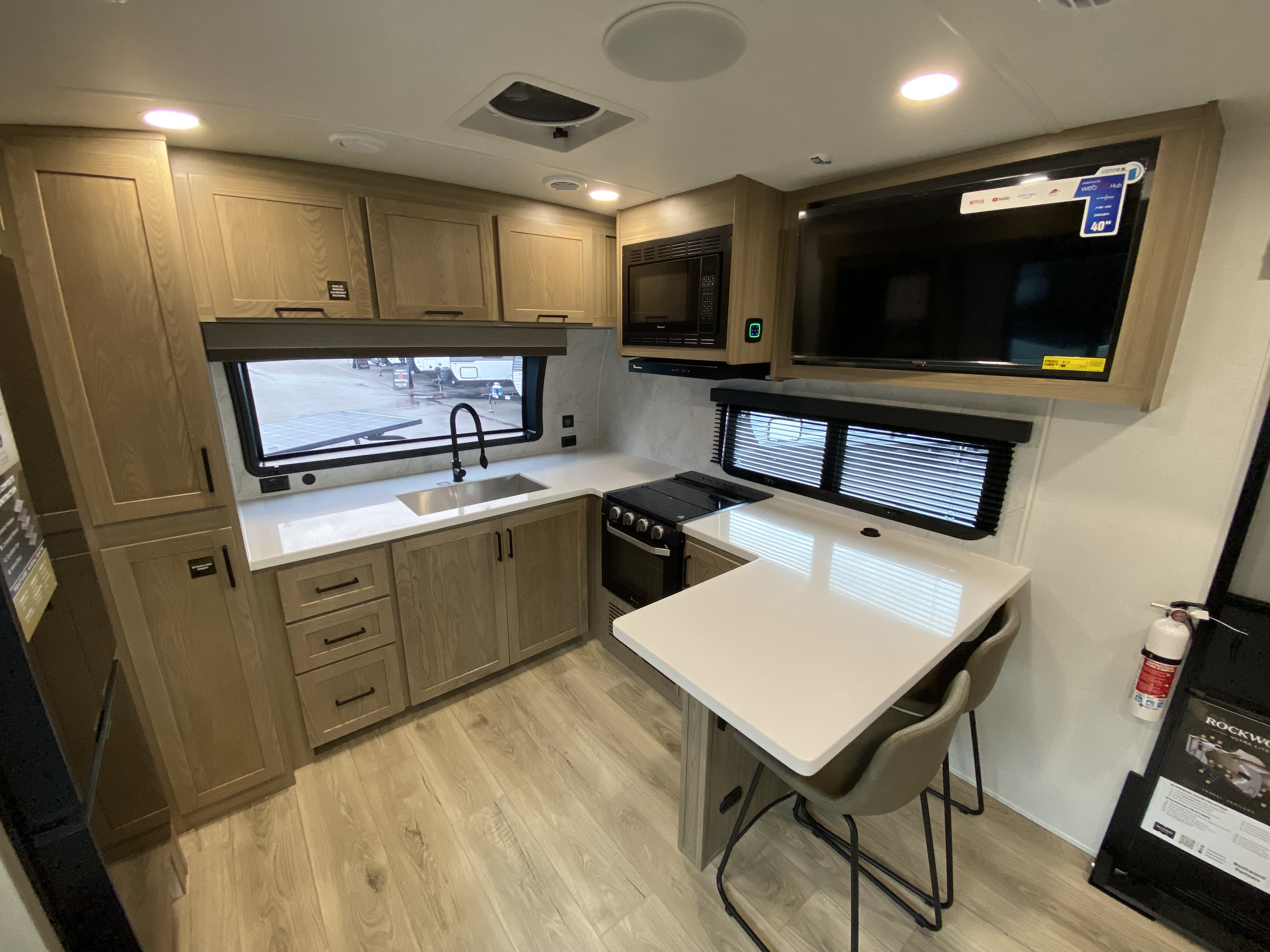2027 Forest River Rockwood Ultra Lite 2623MBR - Image 10