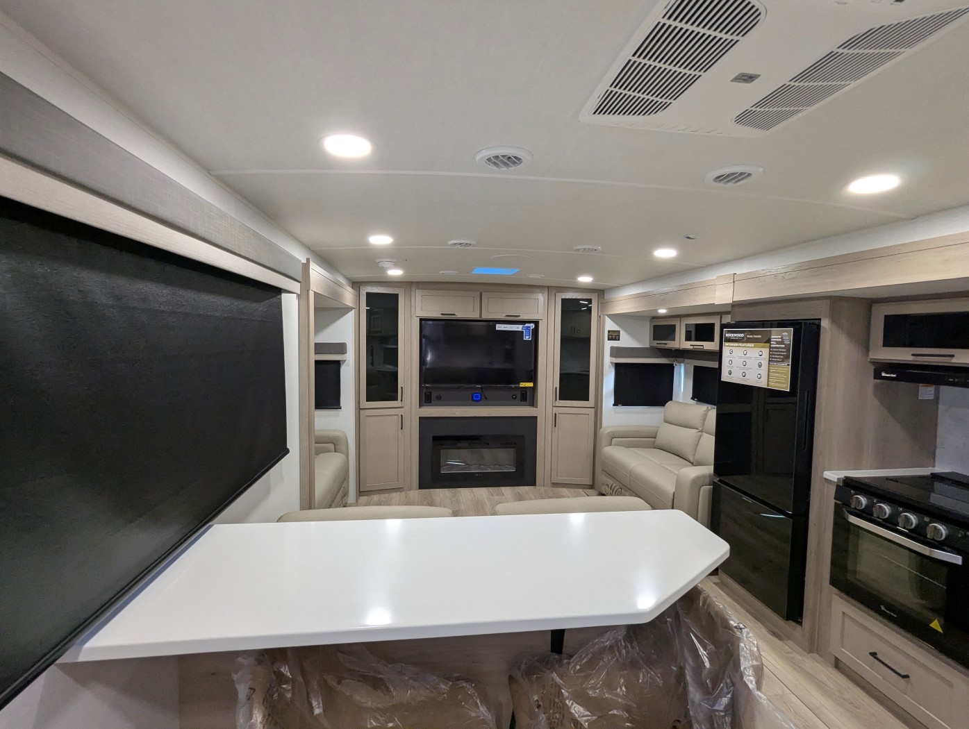 2026 Forest River Rockwood Ultra Lite 2908SRL - Image 16