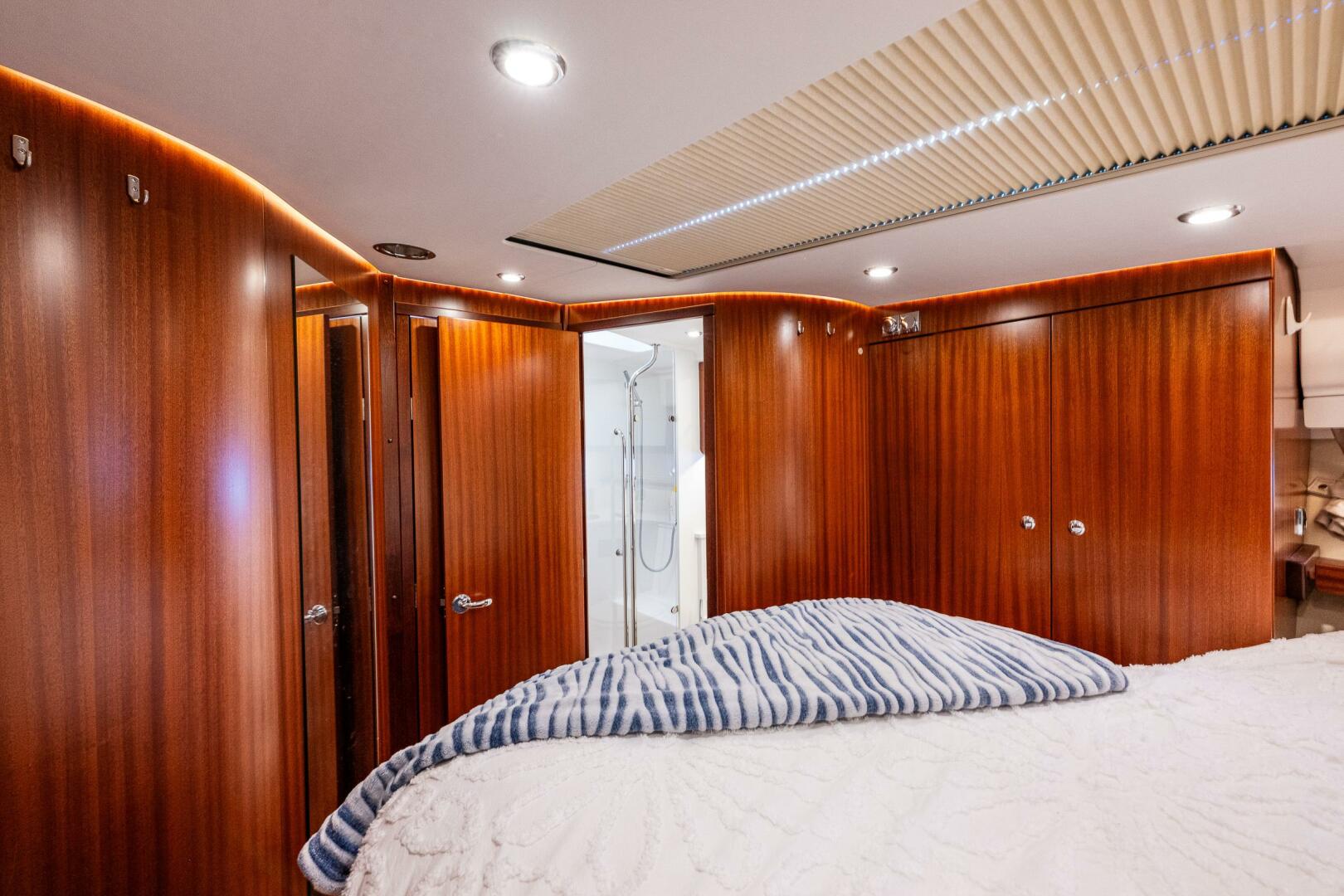 2023 Nimbus 405 Flybridge - Image 28