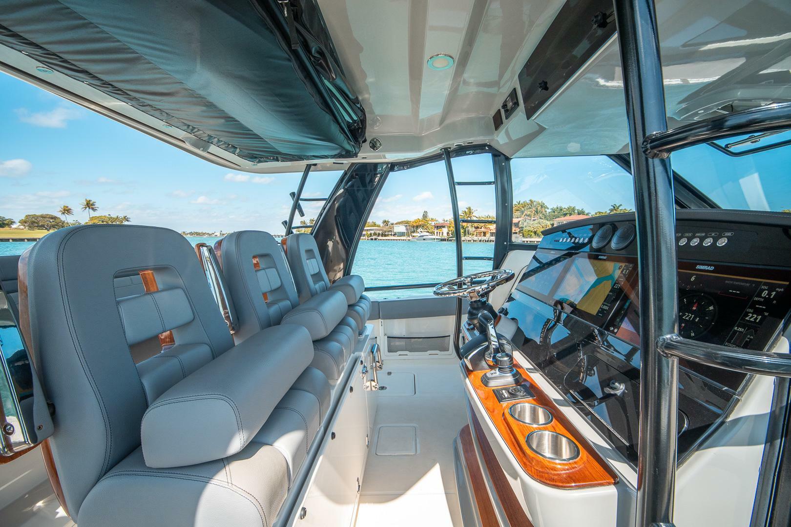 2023 Boston Whaler 420 Outrage - Image 15