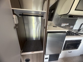 2022 AIRSTREAM CARAVEL 22FB - Image 27