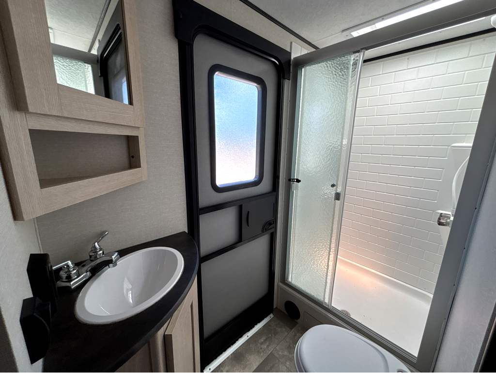 2022 COACHMAN APEX 290BHS - Image 16