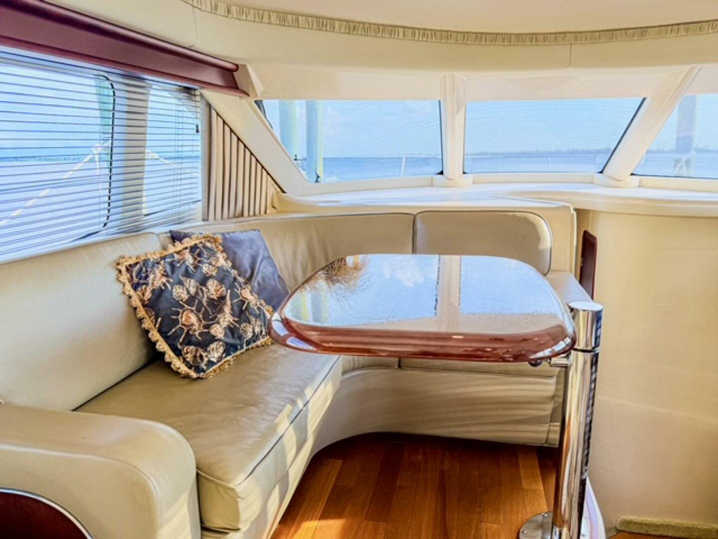 2008 Sea Ray 44 Sedan Bridge - Image 12