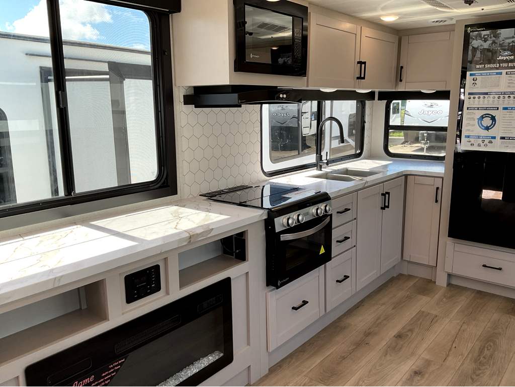 2026 JAYCO Jay Feather 30RKB - Image 3