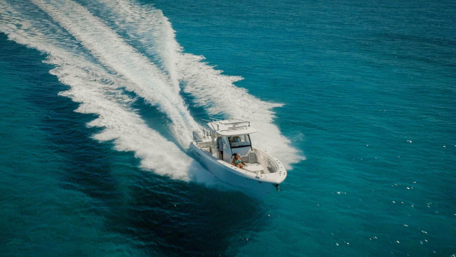 2019 Everglades 355 CC - Image 8