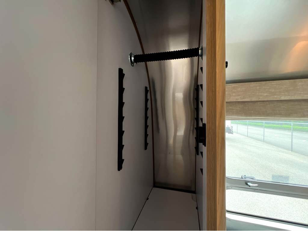 2024 AIRSTREAM POTTERY BARN 28RBT - Image 23