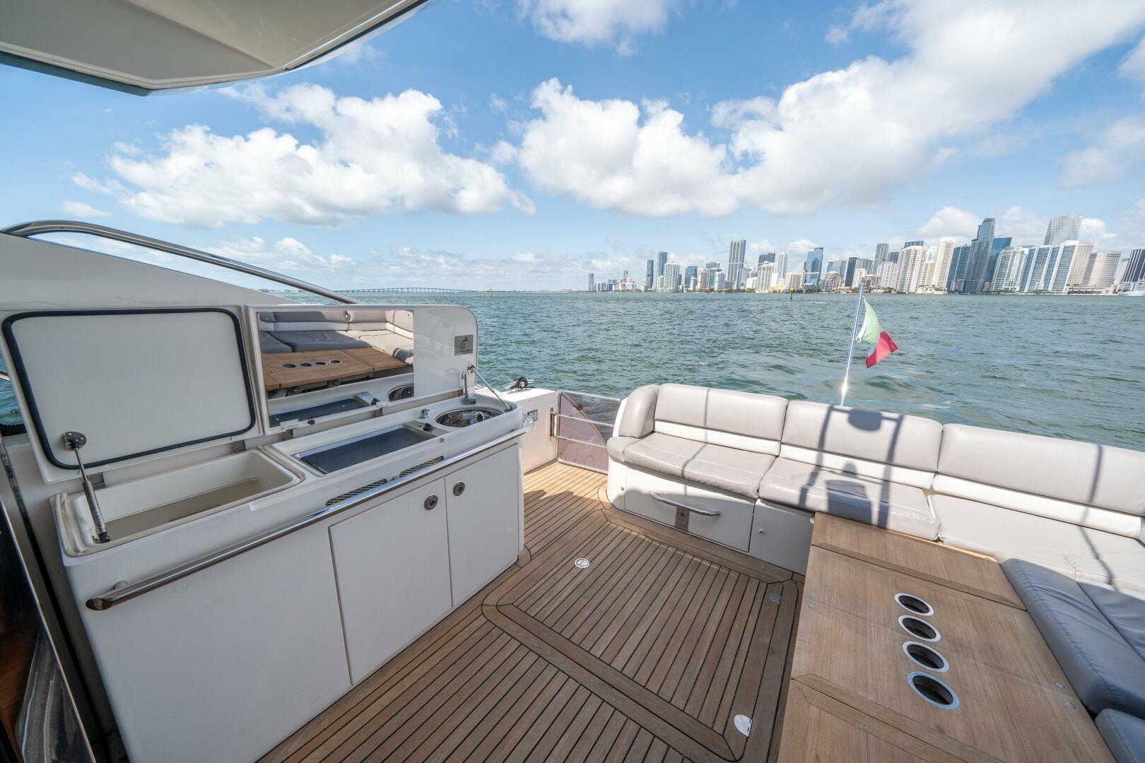 2012 Princess V52 - Image 8