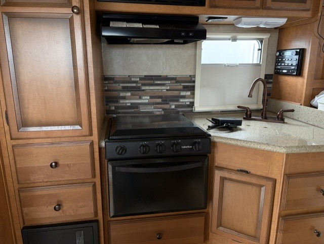 2014 Palomino Maverick 2902 - Image 12