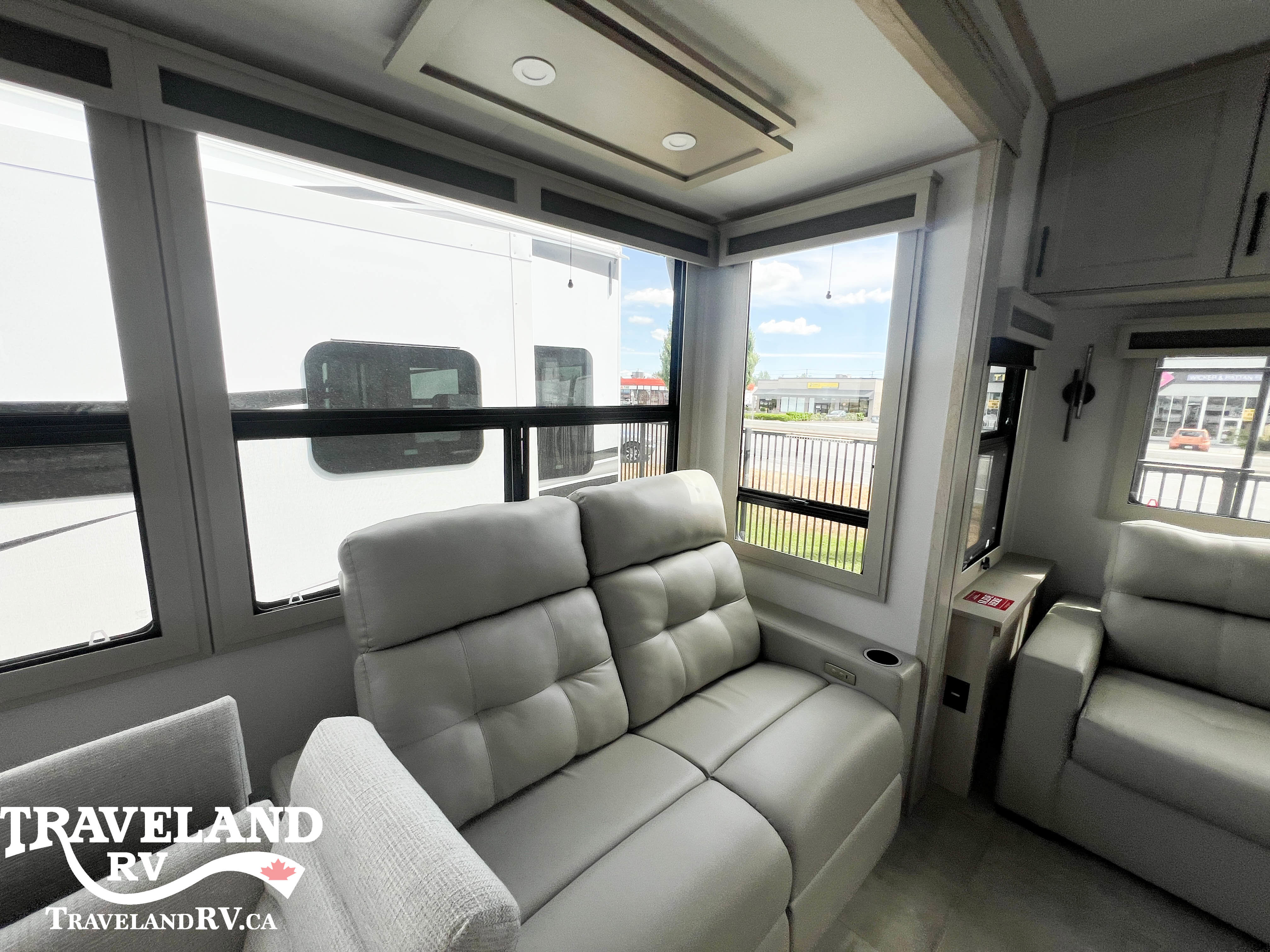 2025 Grand Design Solitude 310GK - Image 10