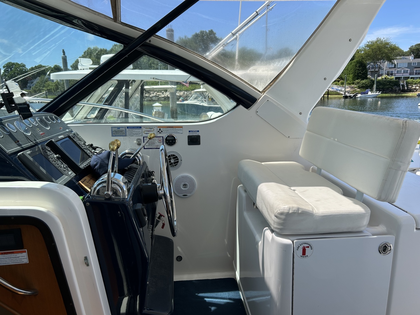 2007 Tiara Yachts 3200 Open - Image 9